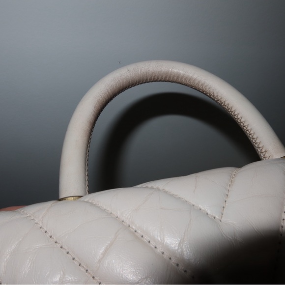 Off-white Top Handle Chanel Chevron Bag *rare* - Picture 9 of 10